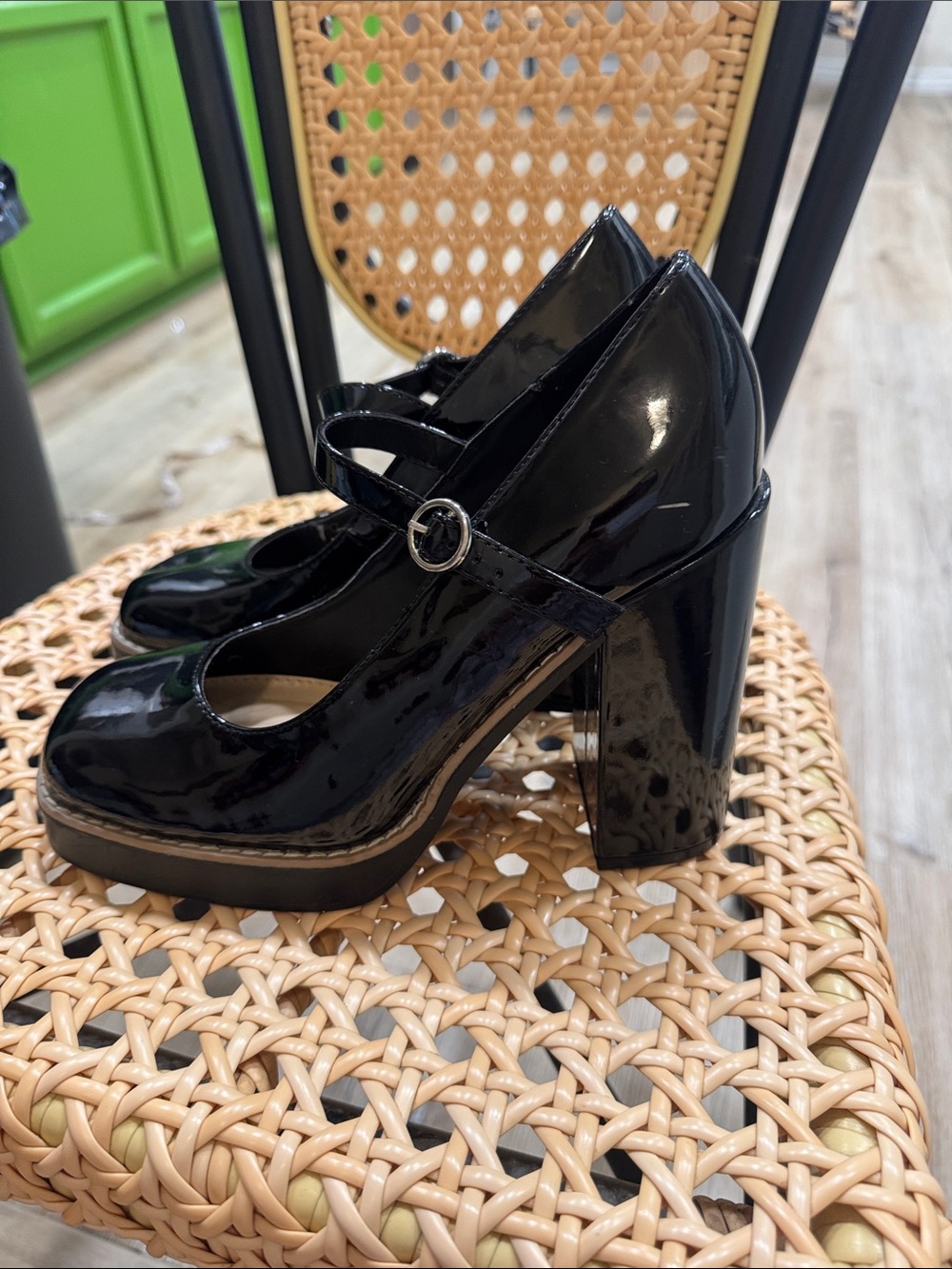 Steve Madden Patent single Strap Mary Jane Block Heel Pumps - Black - Picture 3 of 5